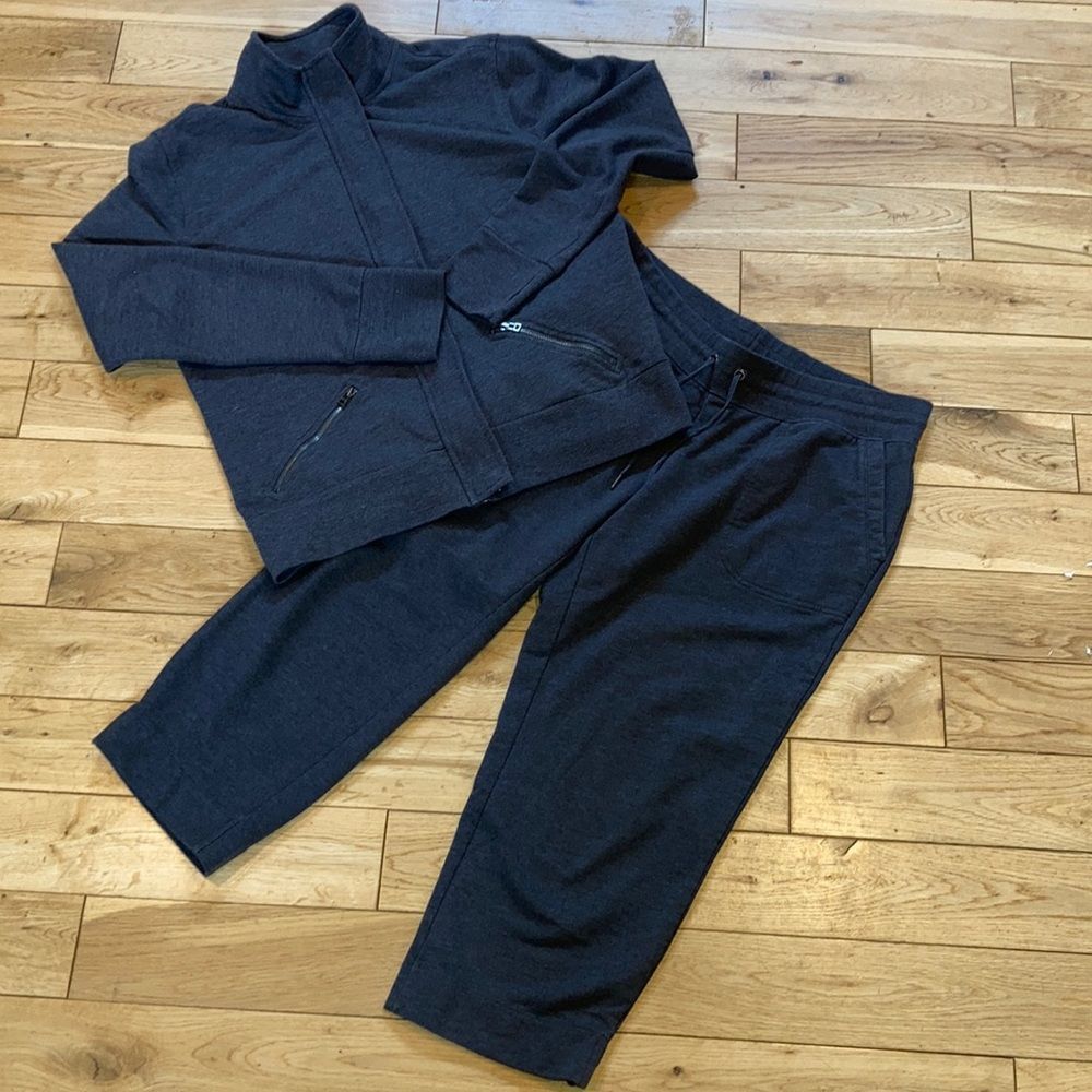 EUC Banana Republic 2pc jacket and pants outfit M